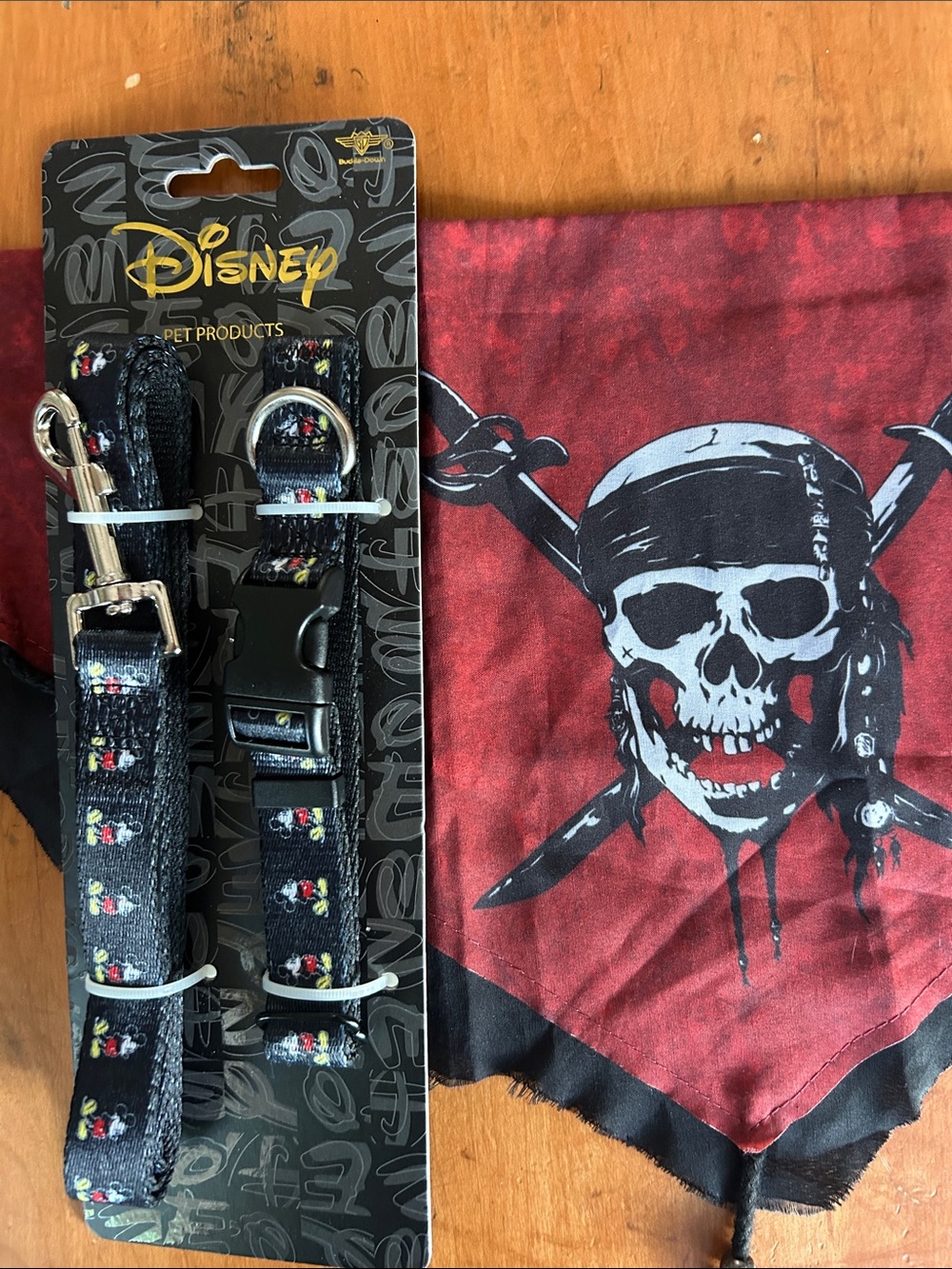 NWT Disney Pets Mickey Mouse Collar and Leash Pirates & Bandana bundle size med